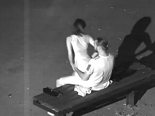 زوج های بالغ خانوادگی با شور و شوق در اتاق سکس زن و شوهر جوان خواب رابطه جنسی برقرار می کنند