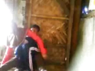 استاد در سکس از روی لباس کلاس دانشجویی را درست در کلاس پیچ می کند