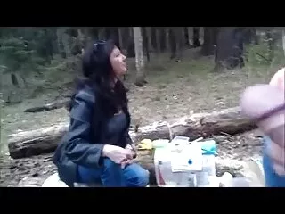 همسر تصمیم به فیلمبرداری در خانه می گیرد ، دوربین نصب می کند و شروع به آزار افراد مشهور سکس و اذیت معشوق می کند