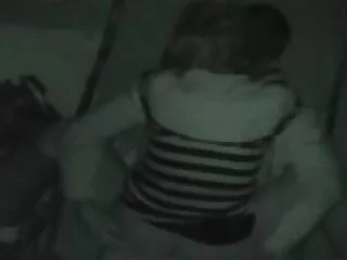 مردی که ماساژ دهنده را انگشت می سکس دوجنسه ها زند ، روی صورتش جمع می شود