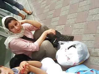 زن بهترین دوست خود را به رابطه جنسی زنان برهنه سکسی با او و شوهرش دعوت می کند