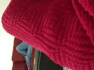 برادر جلوی کلوپ سکس دوربین خواهر زیبا را در دستشویی سرخ می کند