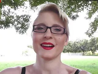 Milf در جوراب سکس در دفتر کار های سیاه ناامیدانه در معرض سرطان است